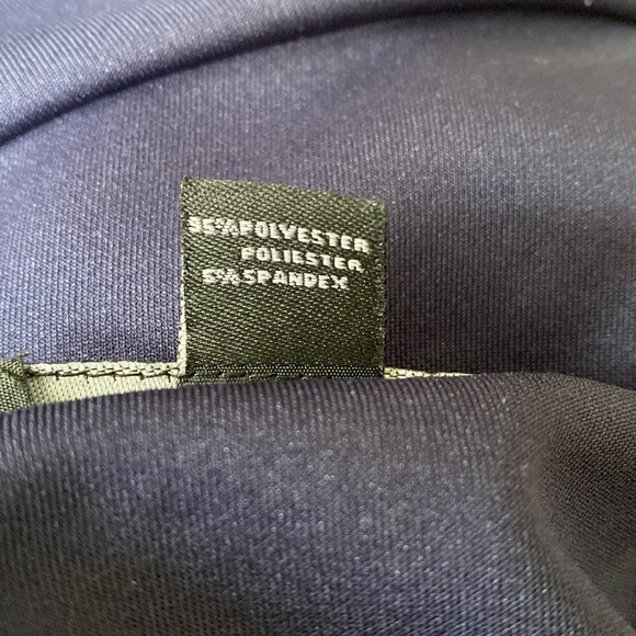 NWOT Navy Blue Crop Top with cap sleeves - Picture 3 of 3